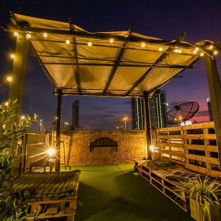 The Bridge Hostel バンコク都 エクステリア 写真