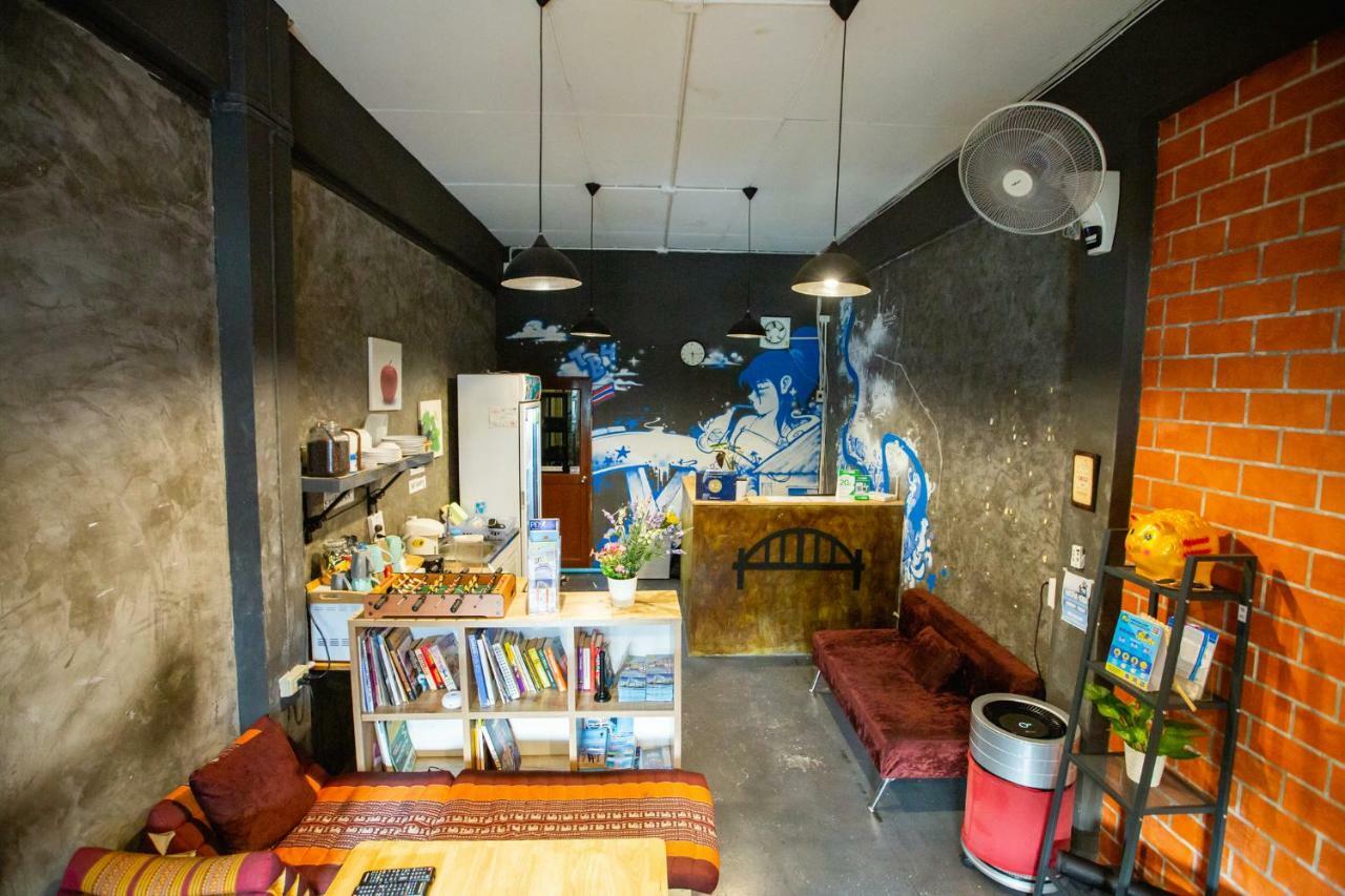 The Bridge Hostel バンコク都 エクステリア 写真