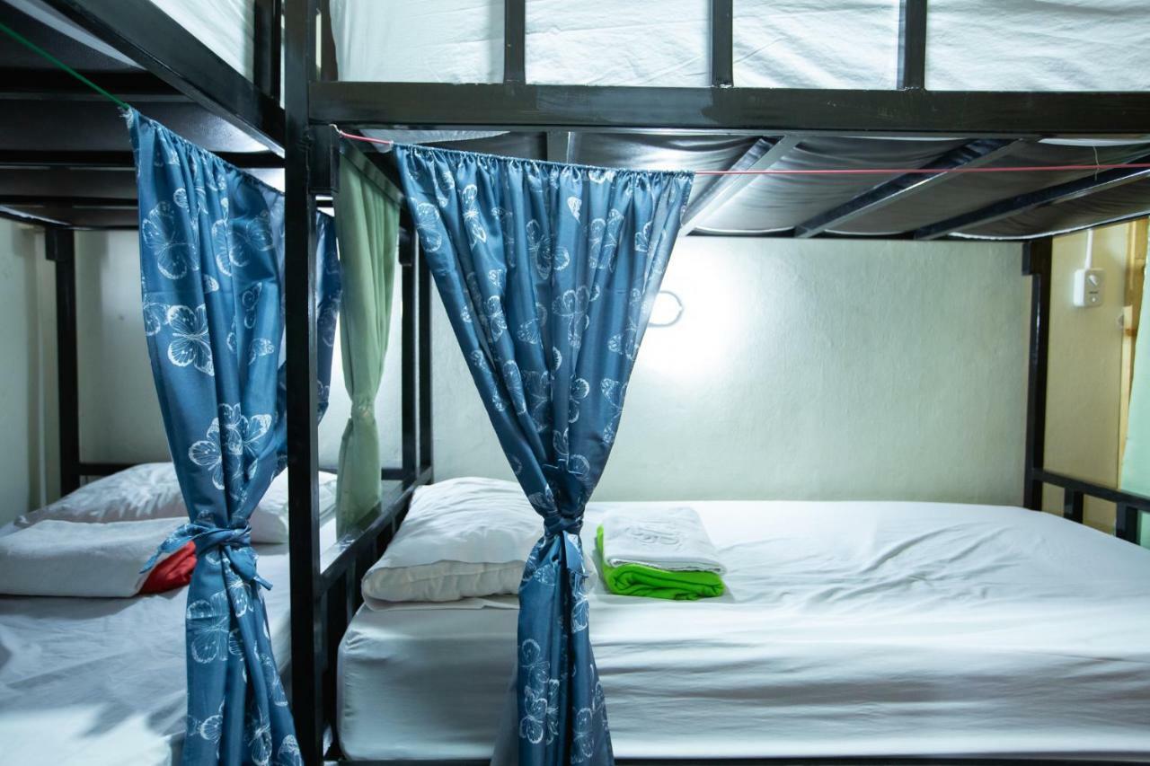The Bridge Hostel バンコク都 エクステリア 写真