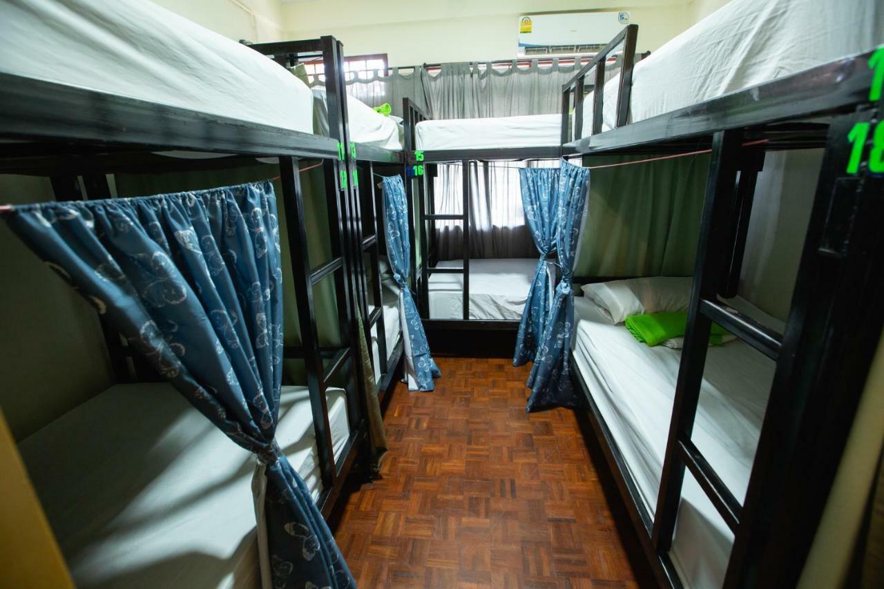 The Bridge Hostel バンコク都 エクステリア 写真