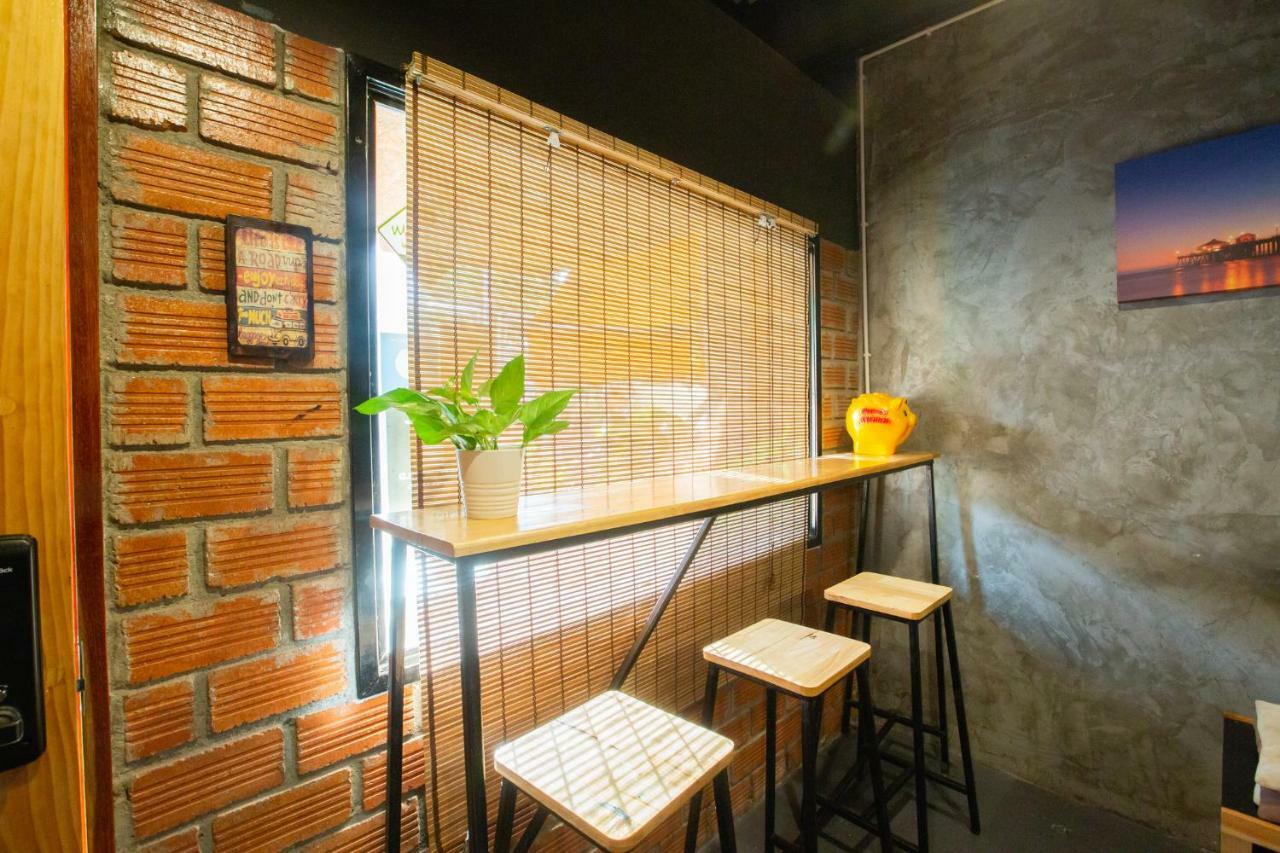 The Bridge Hostel バンコク都 エクステリア 写真